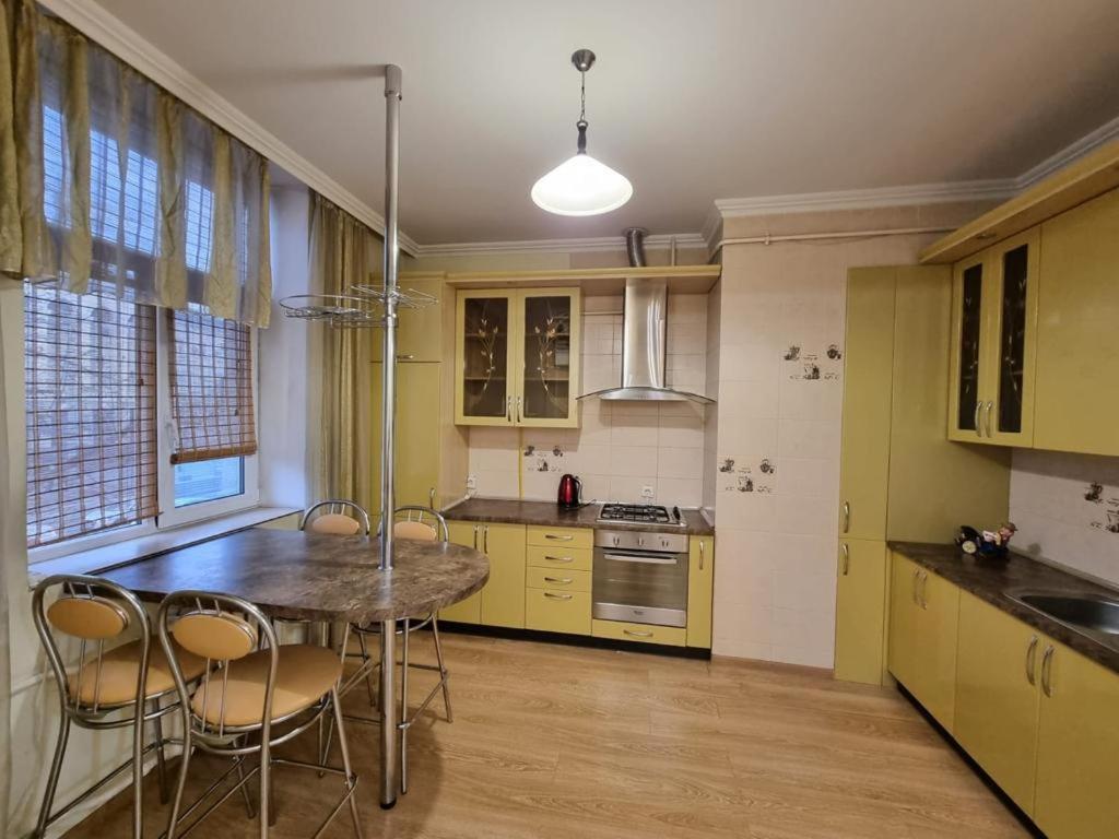 White New Apartments Ultracentral 2-Rooms In The Heart Chişinău Eksteriør billede
